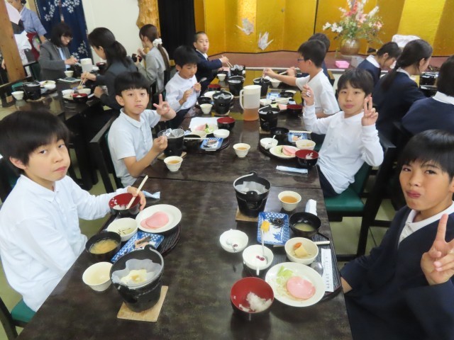 朝食の様子その１