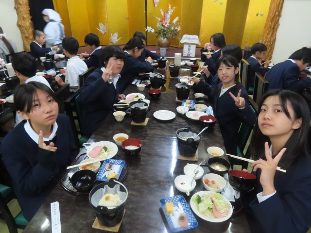 昼食の様子その３