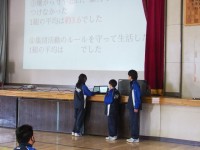 スライドを駆使する学年委員