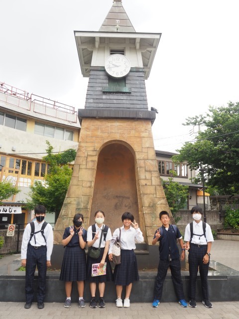 班にまとまって記念写真。