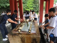 手水をし、これから参拝にむかいます。