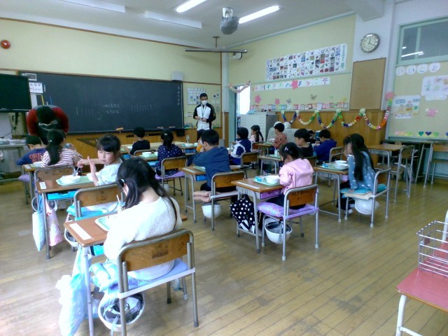 初めての学校給食