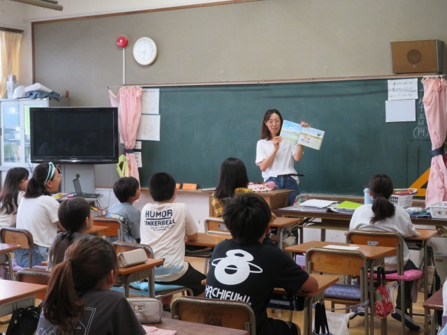 高学年も読み聞かせは大好きです