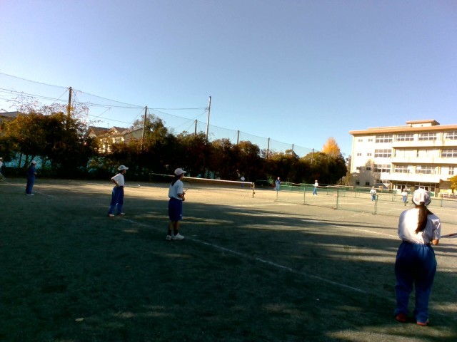 テニス部　練習中