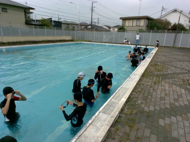 ２年３・４組　男子プール