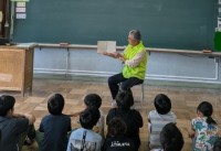 本の読み聞かせ