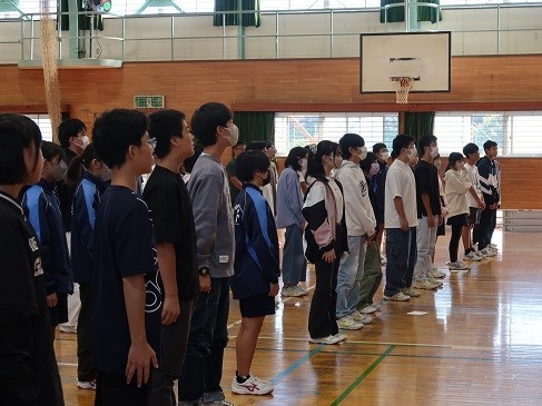 校歌斉唱