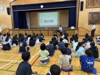 　真剣に聞いています！